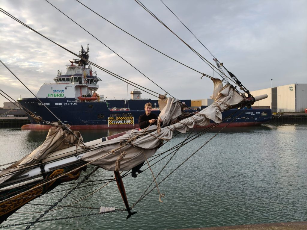 Aaron Smit on engineless sailing ship Tres Hombres