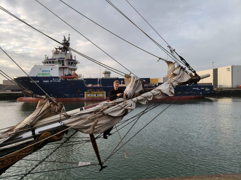 Aaron Smit on engineless sailing ship Tres Hombres